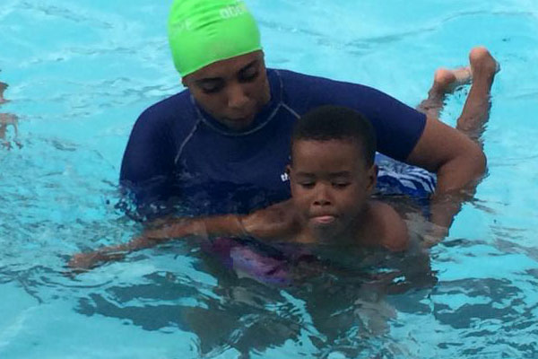 Piscina Harold Mezile North Community YMCA - Hennepin County