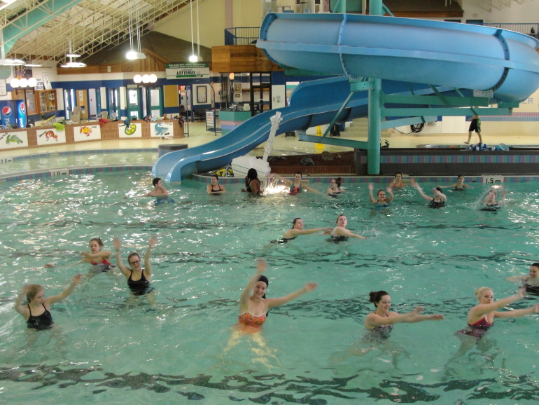 Piscina Harry Church Pool / Weyburn Leisure Centre - Weyburn