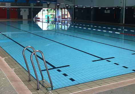 Piscina Helston Sports Centre - Cornwall