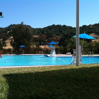 Piscina Hercules Swim Center - Contra Costa County