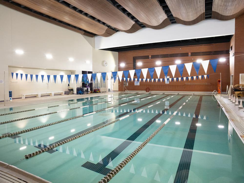 Piscina Herman W. Lay Physical Activities Center - Furman University - Greenville County