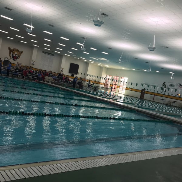 Piscina Highland Hills Middle School Swimming Pool - Floyd County