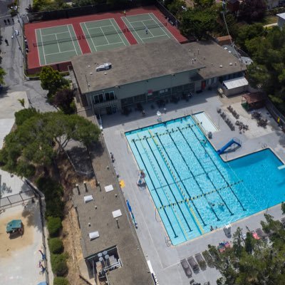 Piscina Highlands Recreation Center - San Mateo County