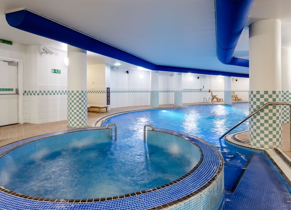 Piscina Hilton Nottingham / Living Well Health Club - Nottinghamshire