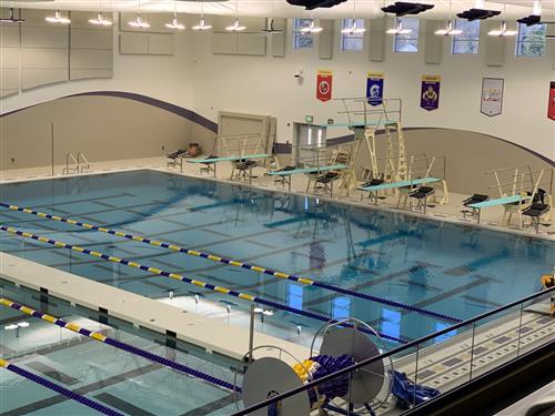 Piscina Hobart Aquatic Center - Hobart High School - Lake County