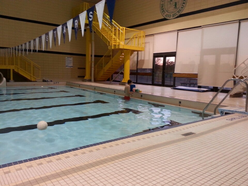 Piscina James J. Eagan Center Indoor Pool - Saint Louis County