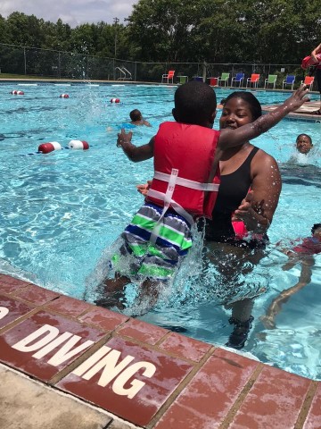 Piscina James L. Camp, Jr. YMCA - Southampton County