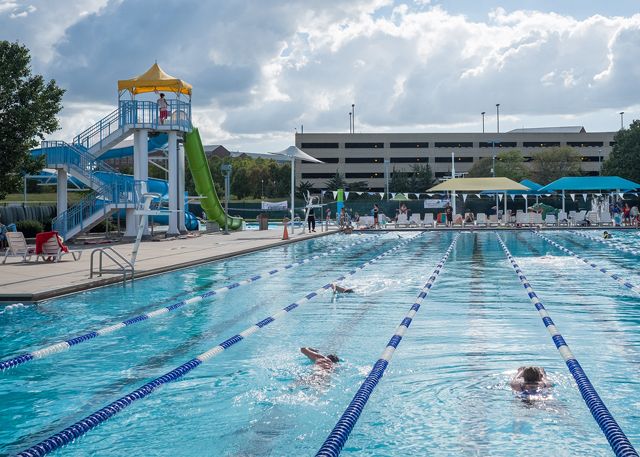 Piscina Jewish Community Center of Greater Kansas City - Johnson County