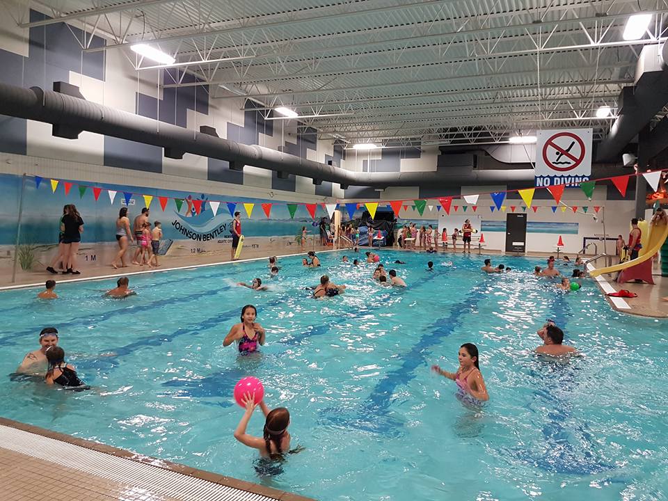 Piscina Johnson-Bentley Memorial Aquatic Centre - Central Okanagan / Kelowna Area