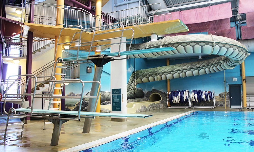 Piscina Kinsmen Aquatic Park at Family Leisure Centre - Medicine Hat