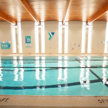 Piscina Kirkwood Family YMCA - Saint Louis County