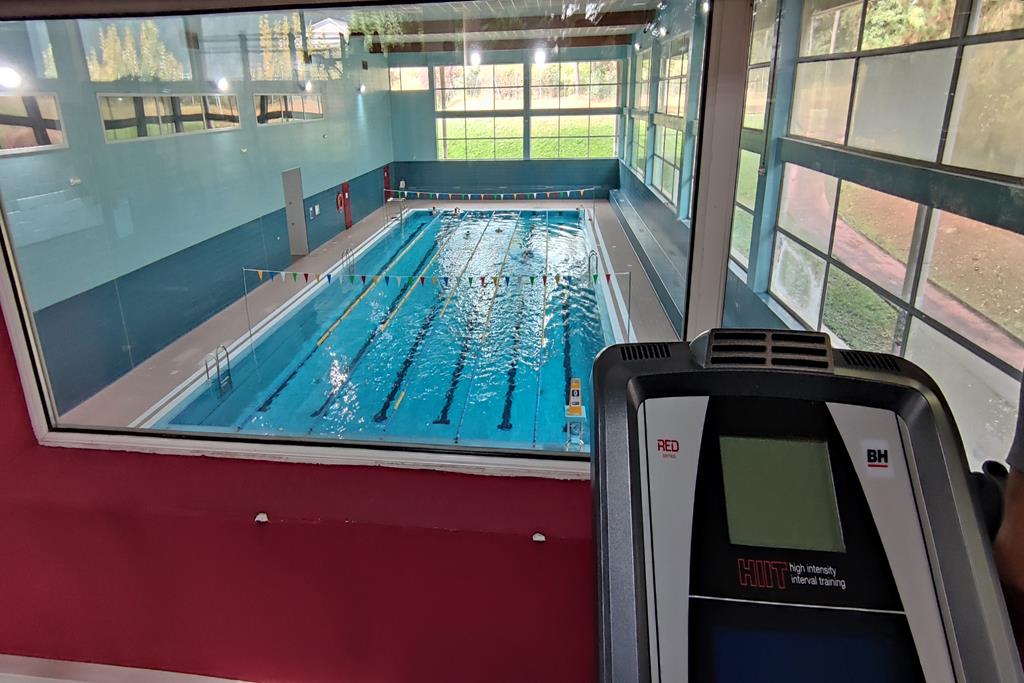 Piscina Kiroldegia El Jaro | Polideportivo El Jaro - Ugao - Miraballes