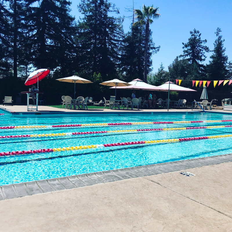 Piscina Kona Kai Swim & Racquet Club - Santa Clara County