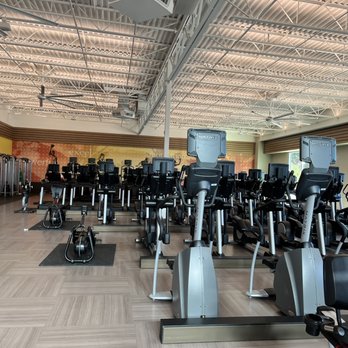 Piscina LA Fitness - Cedar Park-Whitestone Boulevard - Williamson County