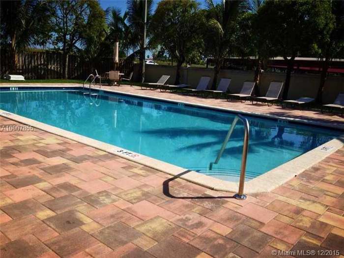 Piscina LA Fitness - Kendall-Southwest 124th Avenue - Dade County