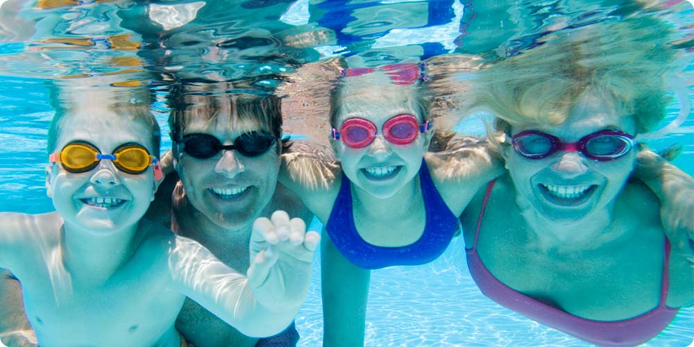 Piscina Lass Aquatics Center at Camp Zehnder (YMCA) - Monmouth County