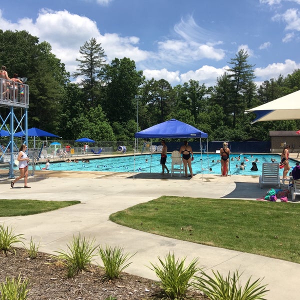 Piscina Lenoir Aquatic and Fitness Center - Caldwell County