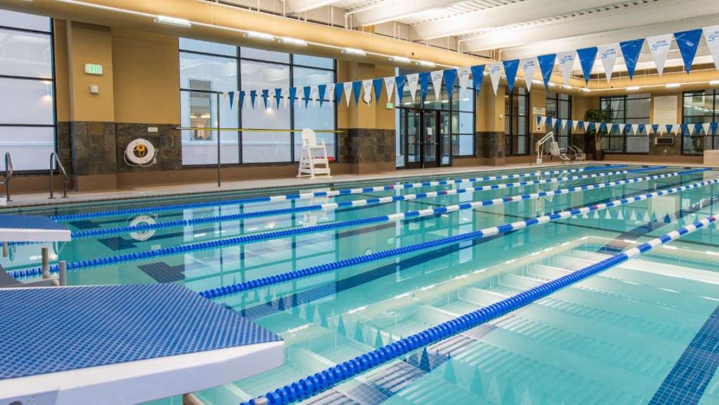 Piscina Life Time Target Center - Hennepin County