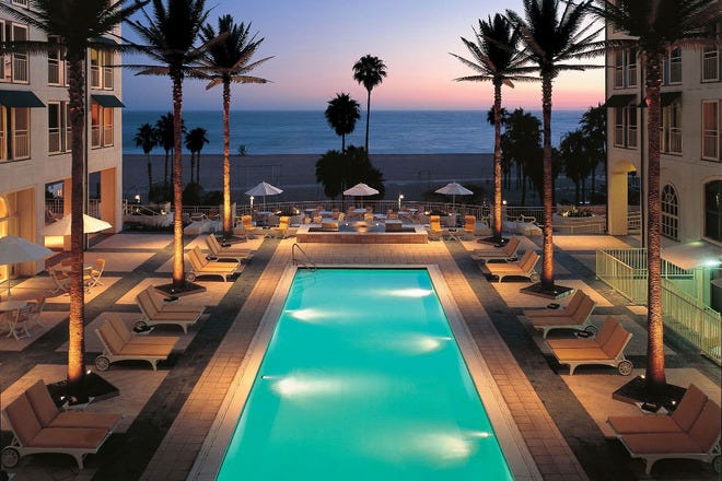 Piscina Loews Santa Monica Beach Hotel - Los Angeles County