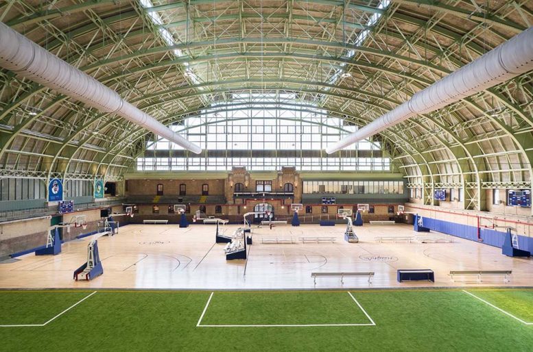 Piscina Major R. Owens Health & Wellness Community Center - Bedford-Union Armory - New York City (All 5 Boroughs)