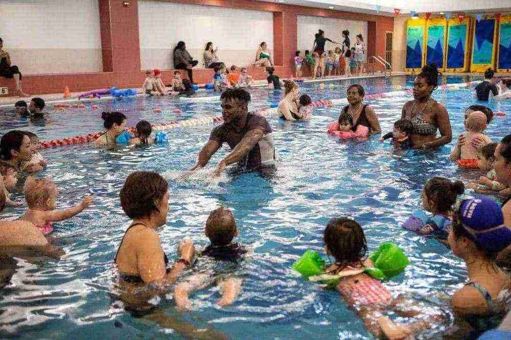 Piscina Manhattan Youth Downtown Community Center - New York City (All 5 Boroughs)