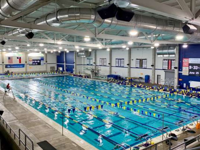 Piscina Mansfield ISD Natatorium - Tarrant County