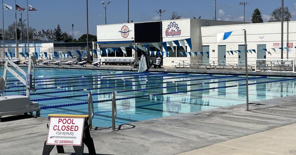 Piscina Marian Bergeson Aquatic Complex at Corona del Mar High School - Orange County