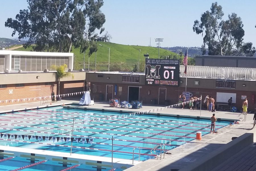 Piscina Marie T. Mills Aquatic Center - Mount San Antonio College - Los Angeles County