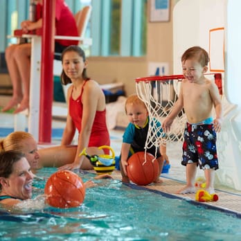 Piscina Meredith Matthews East Madison YMCA - King County