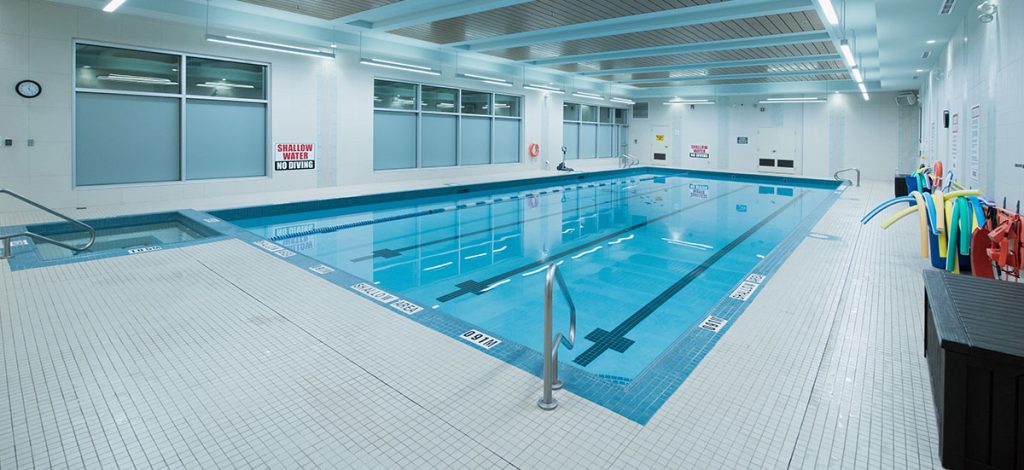 Piscina Movati Athletic Club Barrhaven - Ottawa Municipality