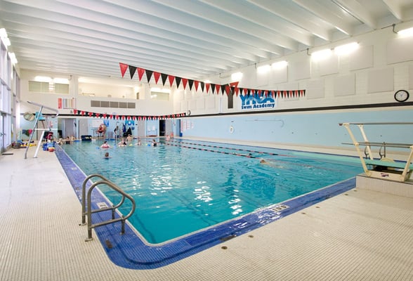 Piscina New Hope YMCA - Hennepin County