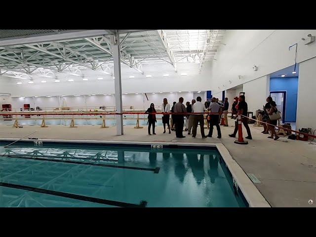 Piscina NOVA Aquatics Center at Regency Mall - Henrico County