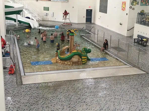 Piscina Oahe Family YMCA / Pierre Aquatic Center - Hughes County