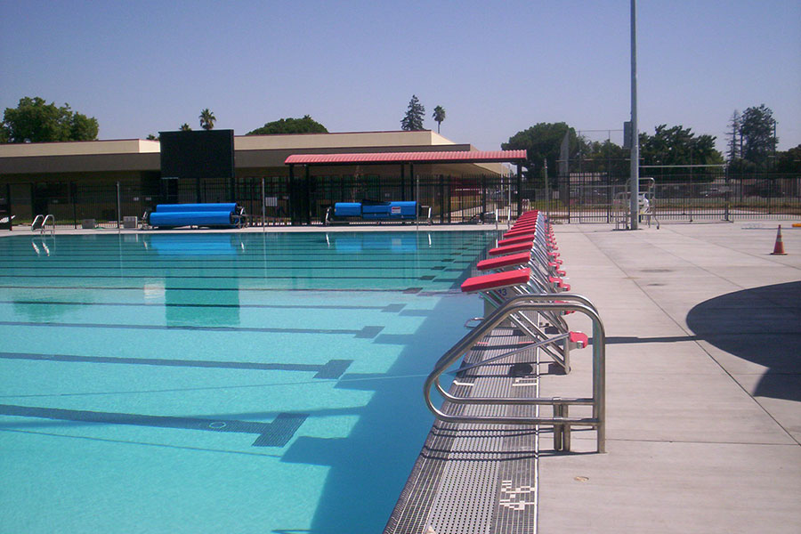 Piscina Oakdale High School Aquatics Center - Stanislaus County