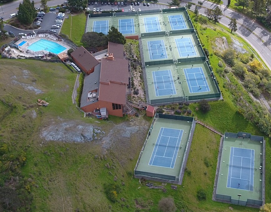 Piscina Oakland Hills Tennis Club - Alameda County