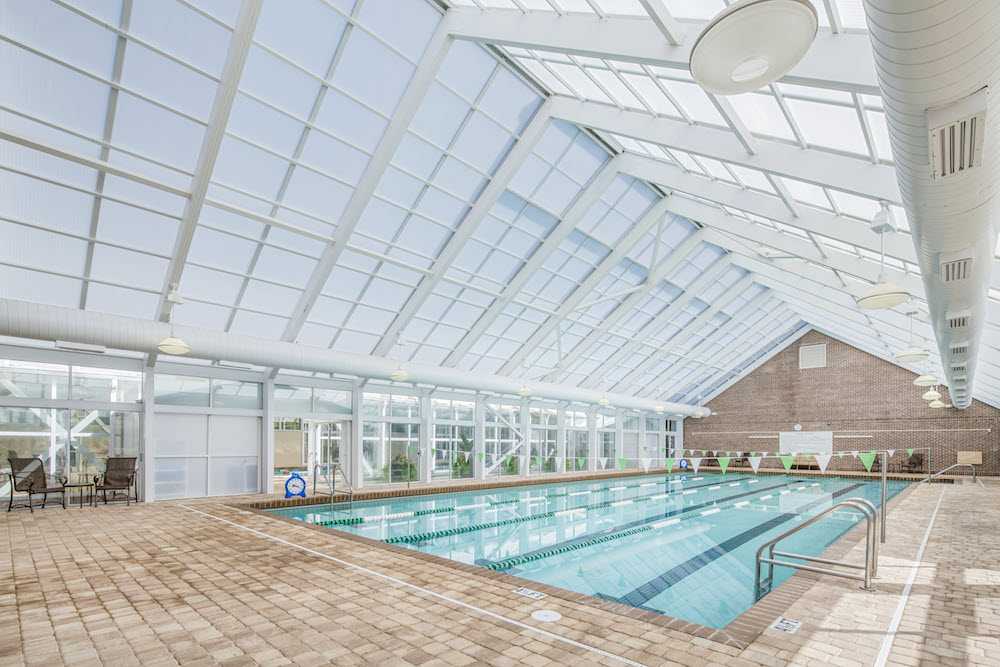 Piscina Oakridge Wellness Center at The Landings Club - Chatham County