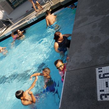 Piscina Palm Park Aquatic Center - Los Angeles County