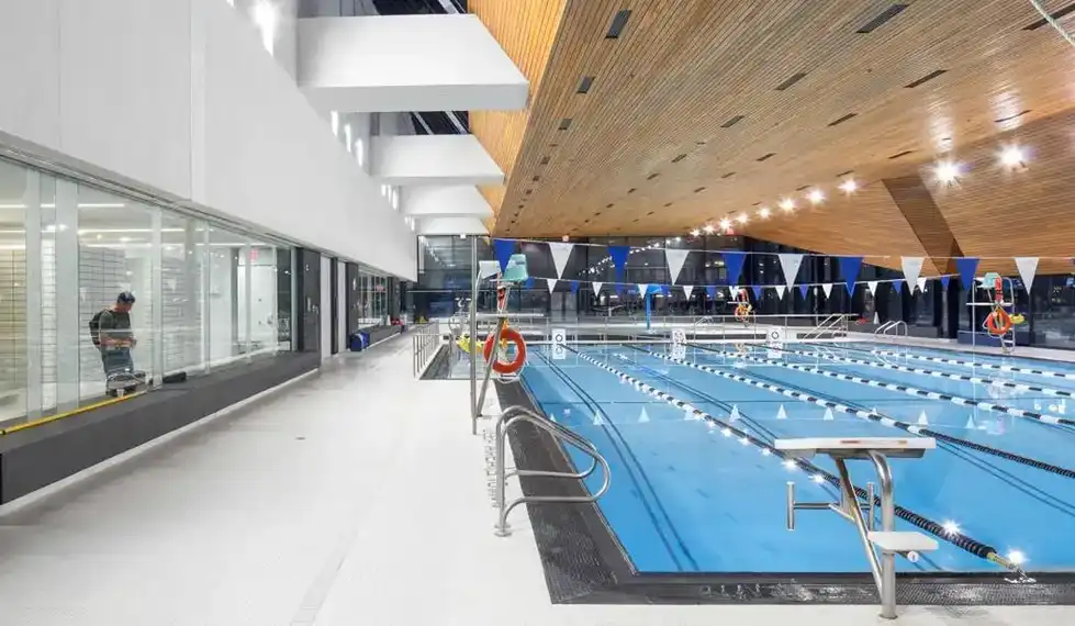 Piscina Pam McConnell Aquatic Centre (formerly Regent Park Aquatic Centre) - Toronto Municipality