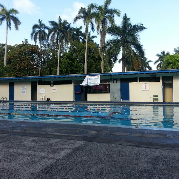 Piscina Piscina de Los Rios / Corozal Swimming Pool - Panama City