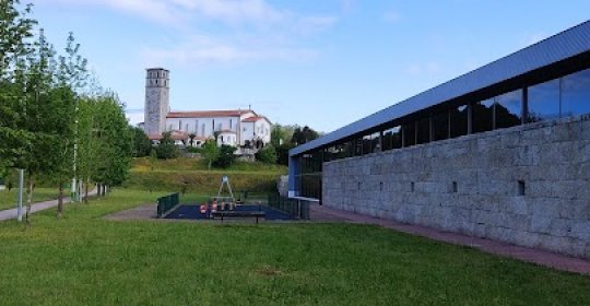 Piscina Piscina Municipal de Oliveira de São Mateus - Oliveira Sao Mateus