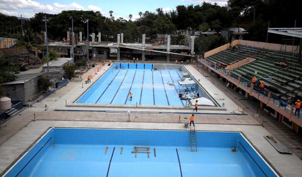 Piscina Piscinas del Complejo Deportivo «El Polvorín» - Piscinas del Complejo Deportivo «El Polvorín»