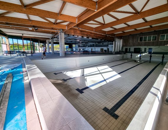 Piscina Piscine Béatrice Hess - La Courneuve