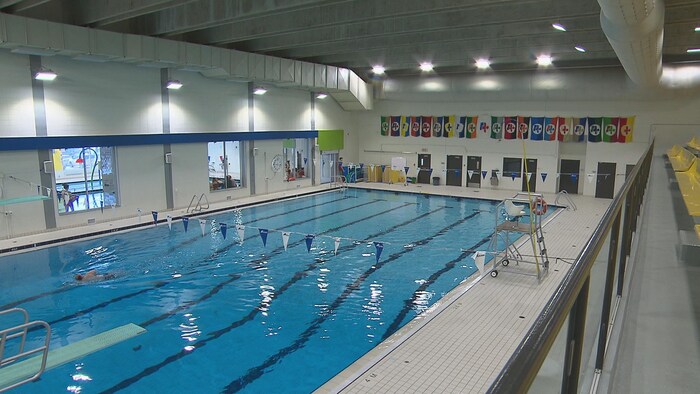 Piscina Piscine du Centre Mario-Tremblay - Saguenay–Lac-Saint-Jean