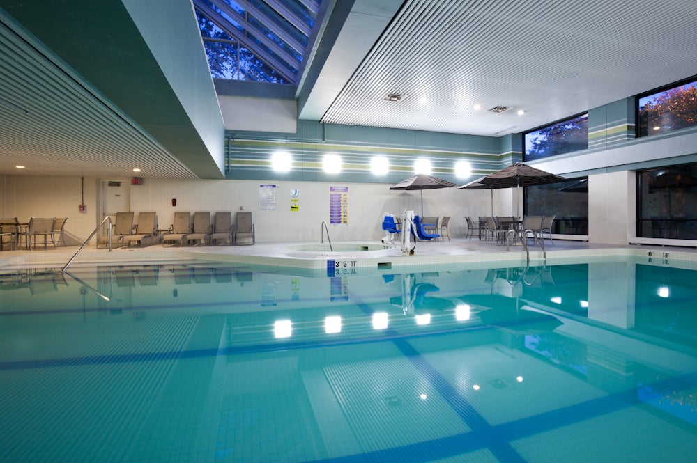 Piscina Plymouth Creek Athletic Club at the Crown Plaza Minneapolis West - Hennepin County