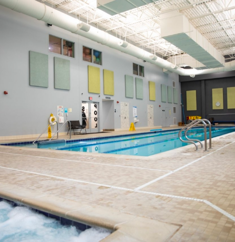 Piscina Powerhouse Gym - Oakland County