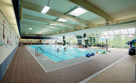 Piscina Ralph J. Stolle Countryside YMCA - Warren County