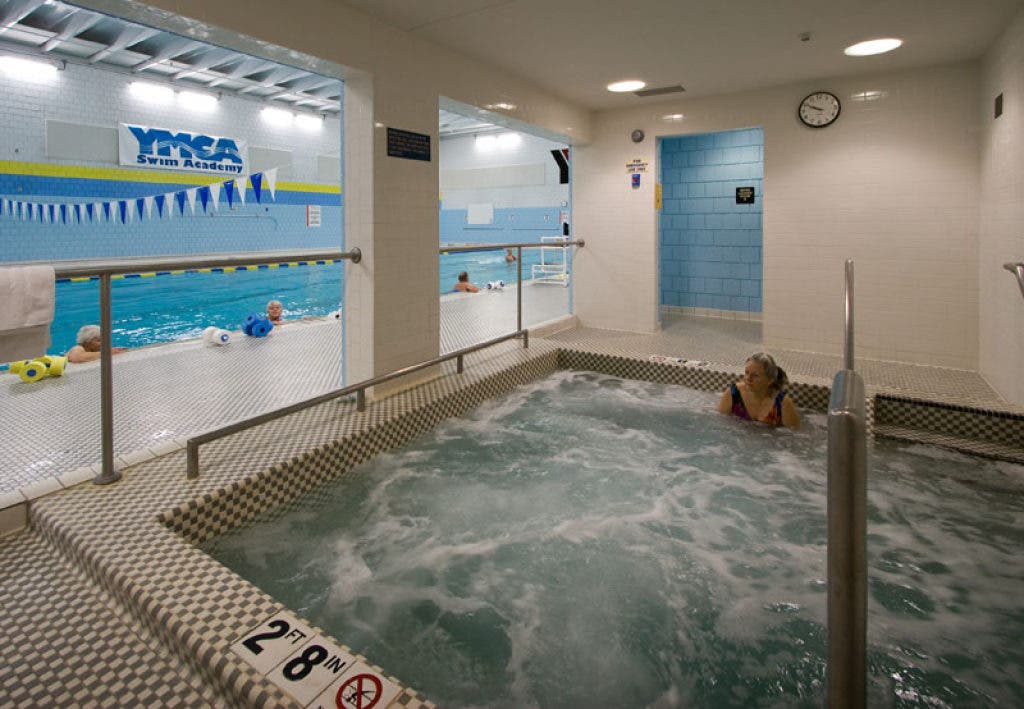 Piscina Ridgedale YMCA - Hennepin County