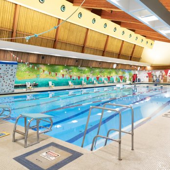 Piscina Ron Andrews Community Recreation Centre - Greater Vancouver Area