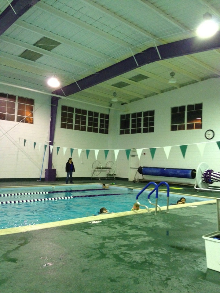 Piscina Sequoia YMCA - San Mateo County