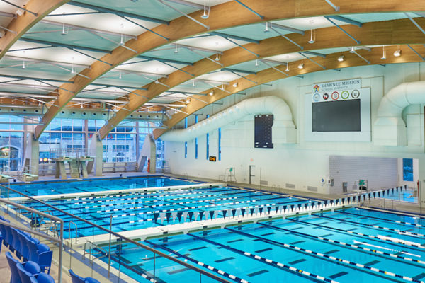 Piscina Shawnee Mission School District Aquatic Center - Johnson County